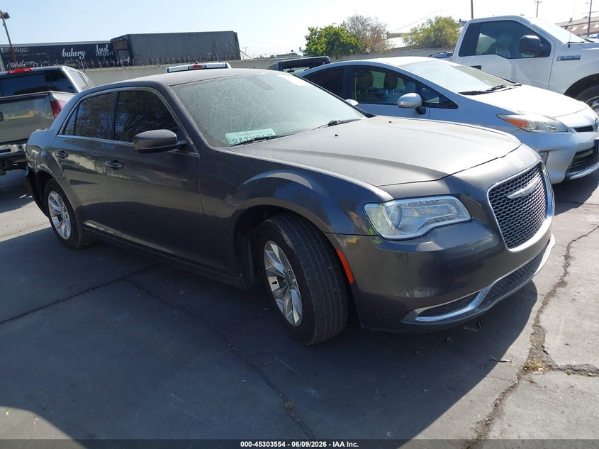 Vin: 2c3ccaag2fh735884, lot: 45801417, chrysler 300 limited 2015 img_1