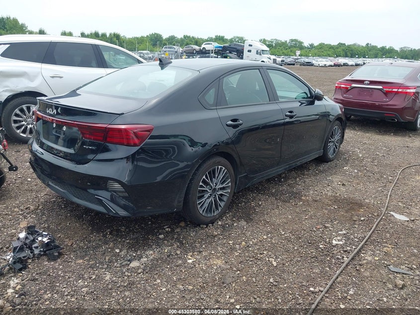 2024 KIA FORTE auction photo 4