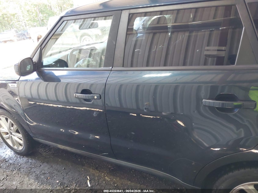 2018 Kia Soul + VIN: KNDJP3A52J7600085 Lot: 45303641