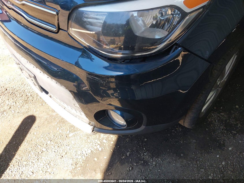 2018 Kia Soul + VIN: KNDJP3A52J7600085 Lot: 45303641