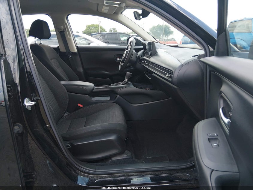 VIN 3CZRZ2H35RM776958 2024 HONDA HR-V AWD LX