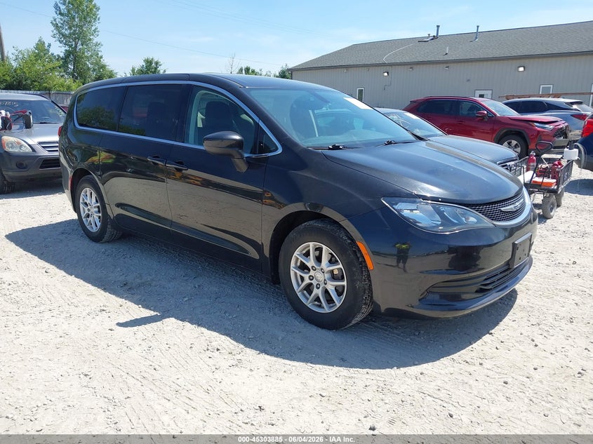 2017 CHRYSLER PACIFICA auction photo 1