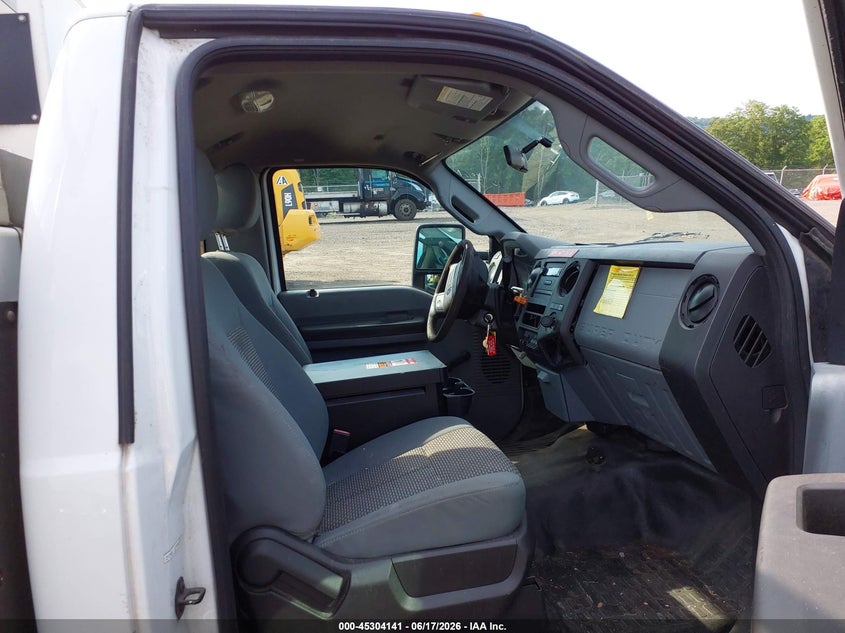 2014 Ford F-450 Chassis Xl VIN: 1FDUF4GY2EEA73752 Lot: 45304141
