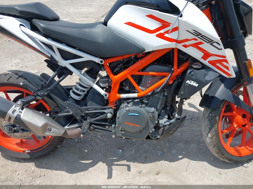 2019 Ktm 390 Duke VIN: MD2JPJ40XKC209760 Lot: 45304187