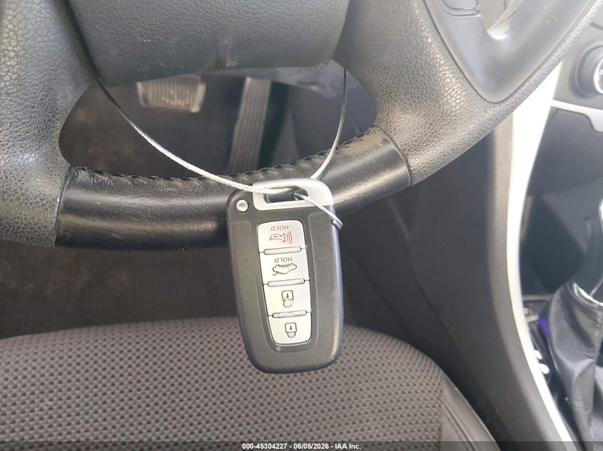 2011 HYUNDAI SONATA SEDAN 2.4L I-4 DI, DOHC, VVT, 200HP