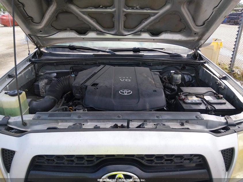 2011 Toyota Tacoma Prerunner V6 VIN: 3TMJU4GN5BM110950 Lot: 45304240