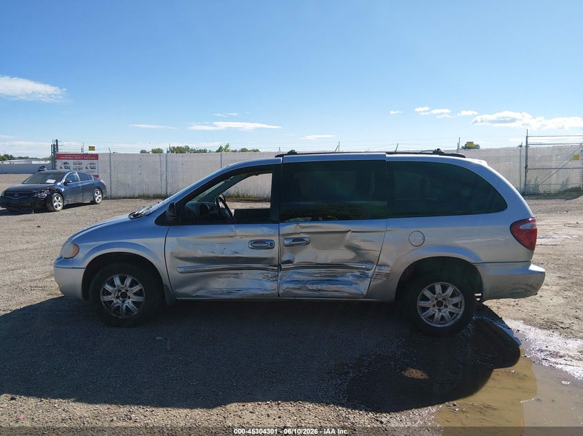 2005 Chrysler Town & Country Touring VIN: 2C8GP54L55R370299 Lot: 45304301