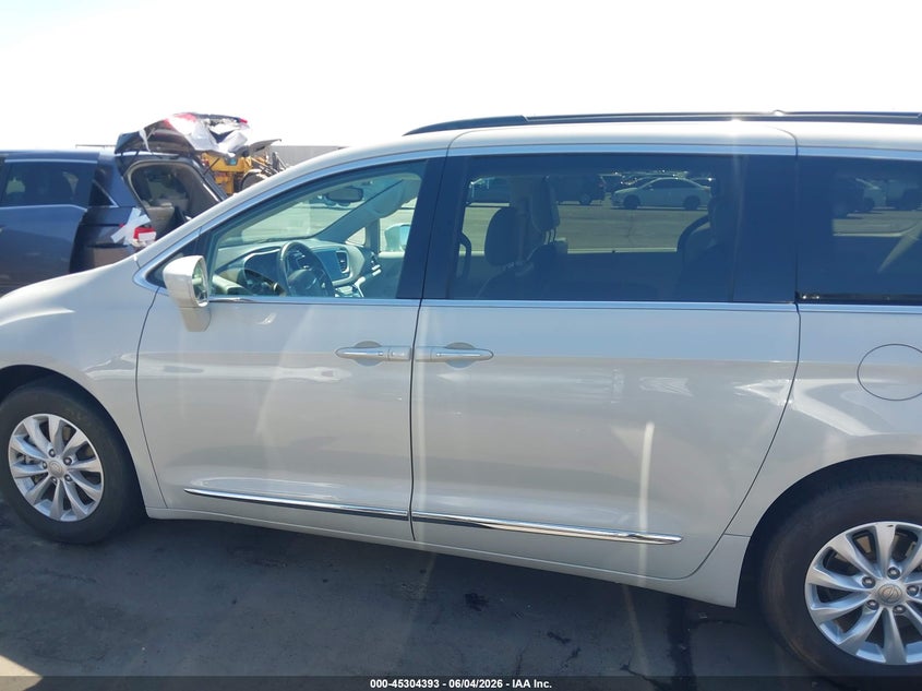 2017 Chrysler Pacifica Touring-L VIN: 2C4RC1BG8HR764792 Lot: 45304393
