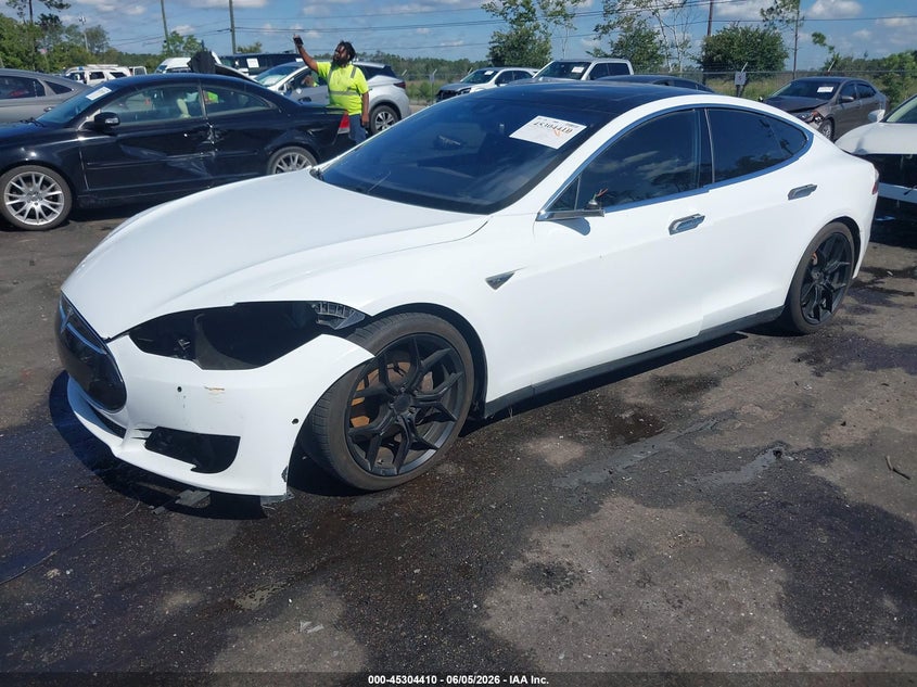 2015 TESLA MODEL S auction photo 2