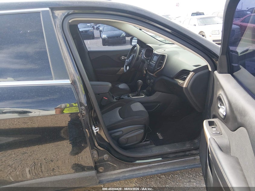 2018 JEEP CHEROKEE auction photo 4