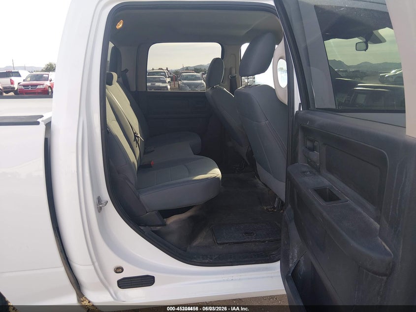 Vin: 1c6rr6kg4js303628, lot: 45802318, ram 1500 tradesman  4x2 5'7 box 20184