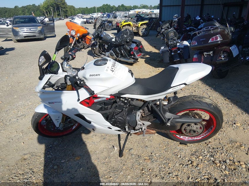 2020 Ducati Supersport VIN: ZDMVABDSXLB008680 Lot: 45304642