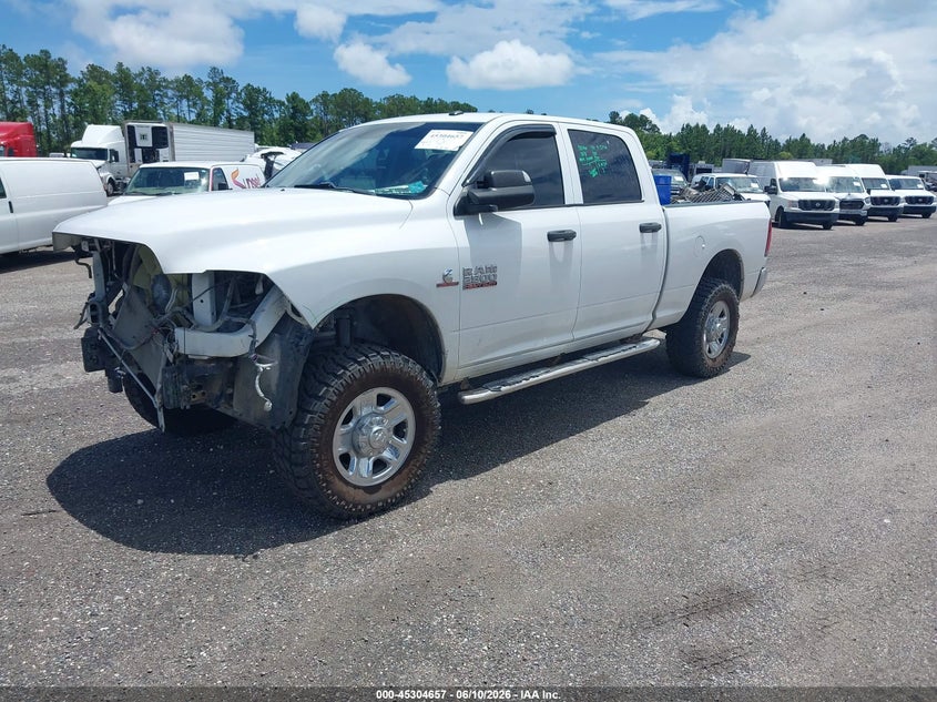 Vin: 3c6ur5cl4jg209367, lot: 45802520, ram 2500 tradesman  4x4 6'4 box 20182