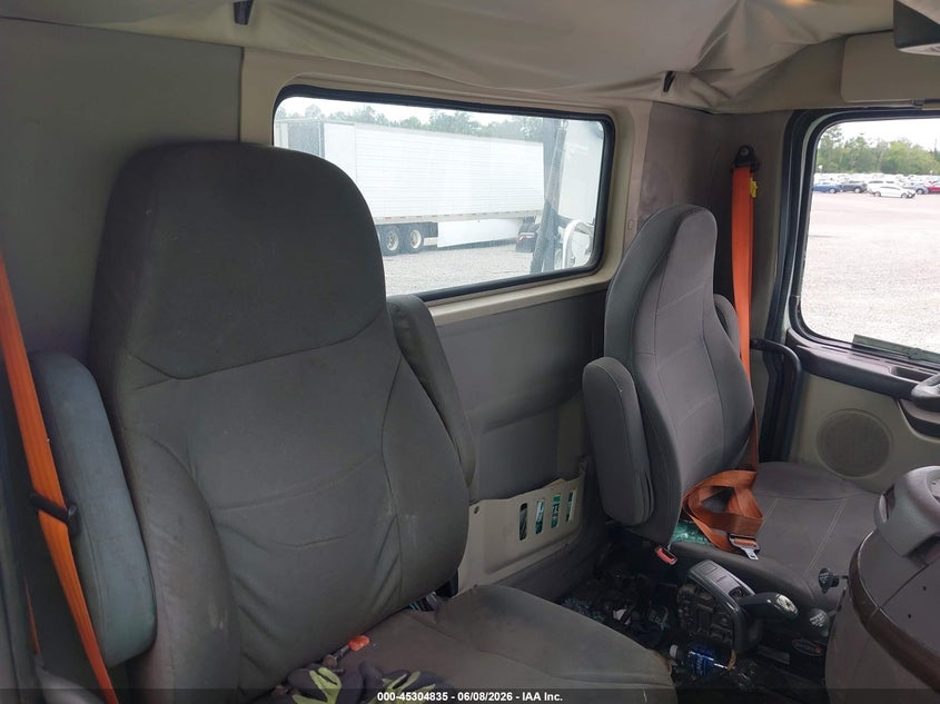 2014 VOLVO VN auction photo 6