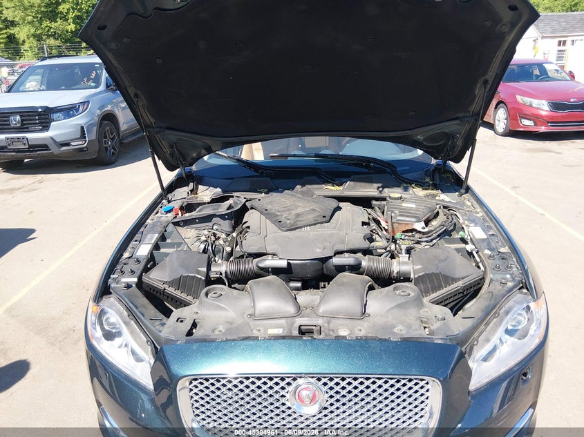 2015 JAGUAR XJ SEDAN 3.0L V-6 DI, DOHC, VVT, SUPERCHARGER, 340HP