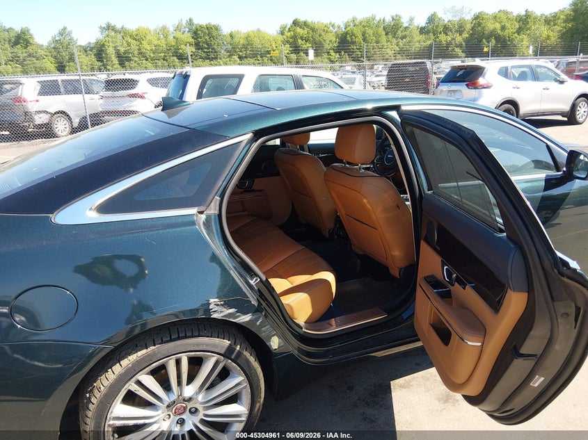2015 JAGUAR XJ SEDAN 3.0L V-6 DI, DOHC, VVT, SUPERCHARGER, 340HP