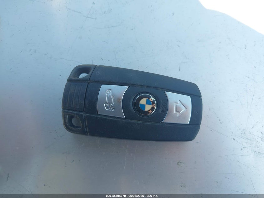 2008 BMW 328I VIN: WBAWV13538P121033 Lot: 45304970
