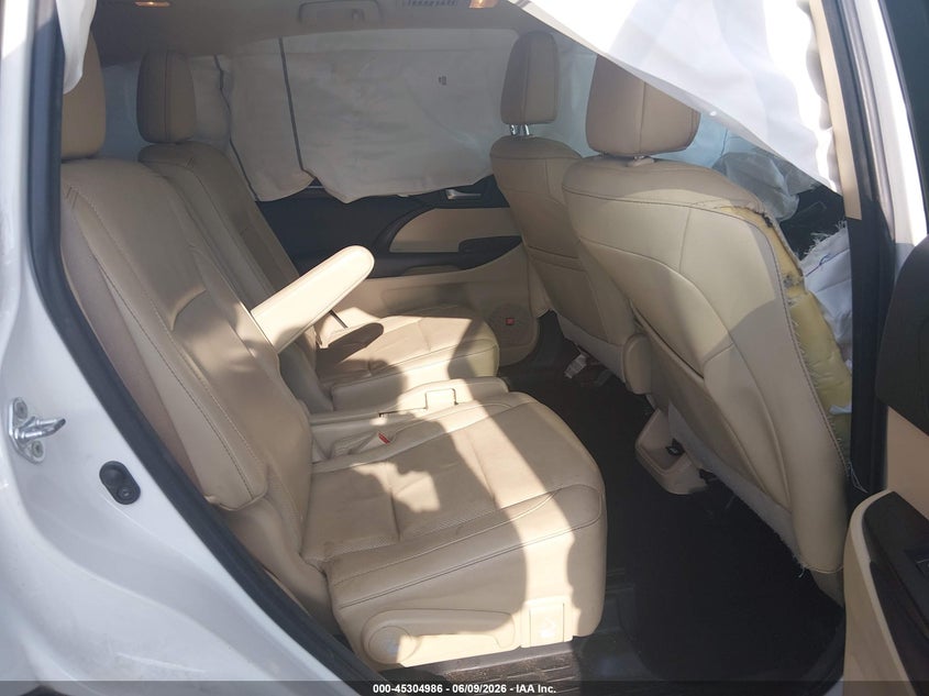 2016 TOYOTA HIGHLANDER auction photo 8