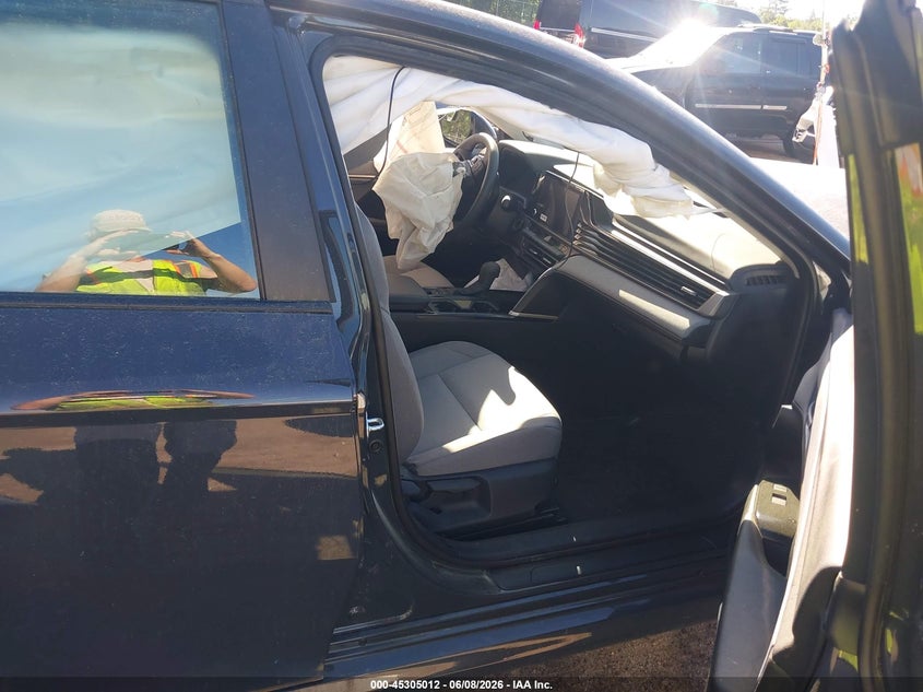 2026 TOYOTA CAMRY 2.5L I-4 DI, DOHC, V(VIN: 4T1DBADK4TU040247