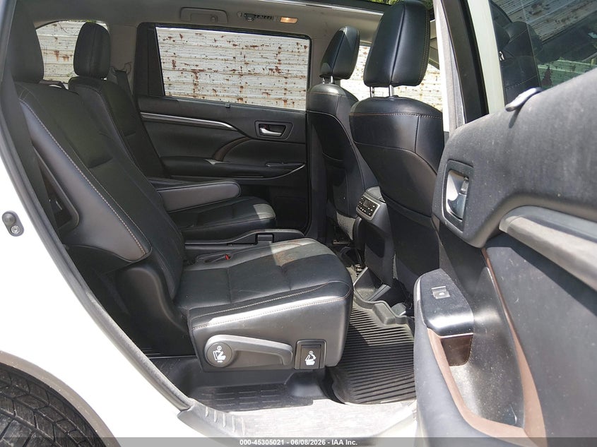 2018 TOYOTA HIGHLANDER auction photo 8