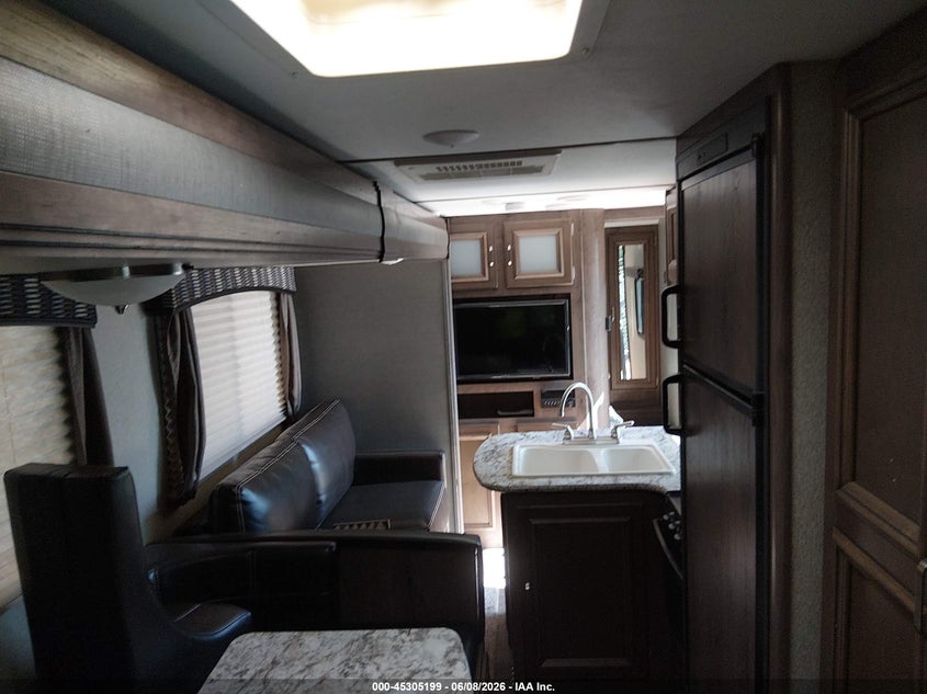 2018 KEYSTONE RV PASSPORT auction photo 8