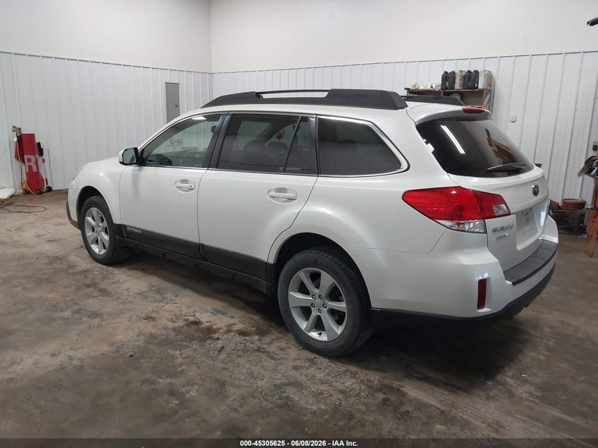 Vin: 4s4brccc8d3271748, lot: 45803488, subaru outback 2.5i premium 20133