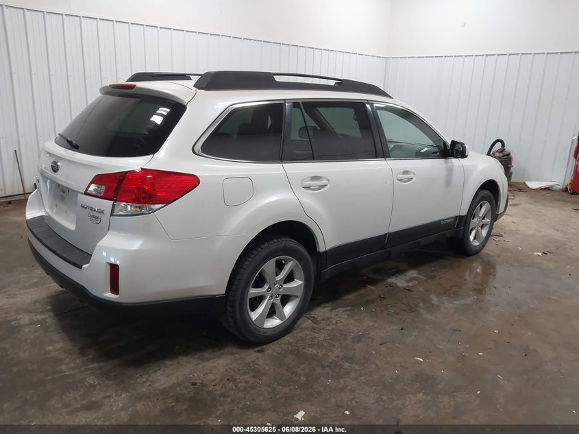 Vin: 4s4brccc8d3271748, lot: 45803488, subaru outback 2.5i premium 20134