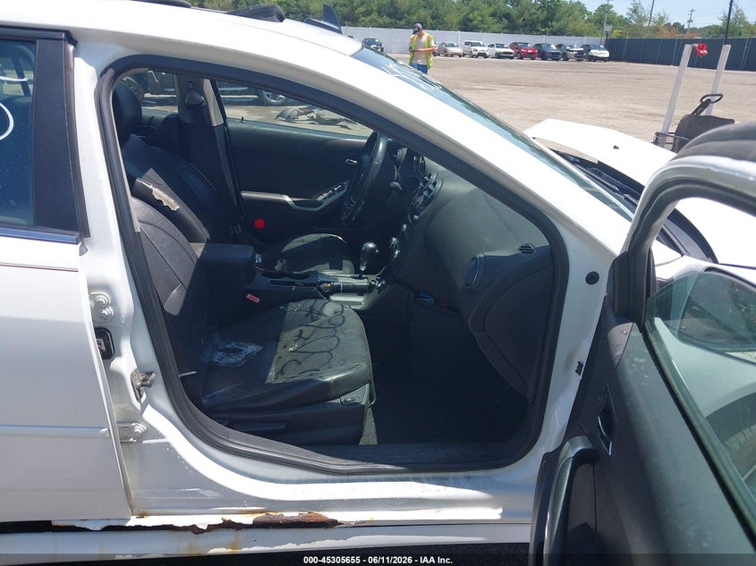 2010 PONTIAC G6 auction photo 5