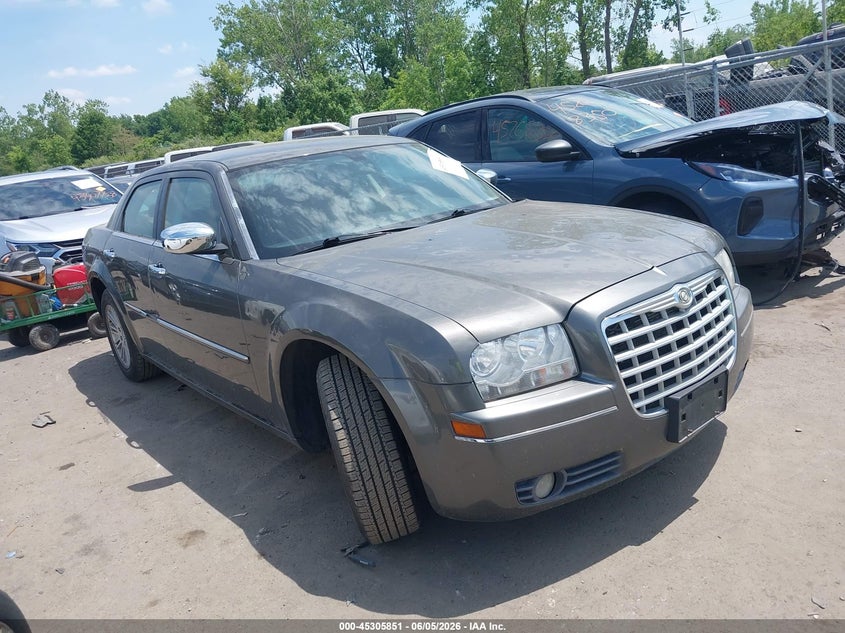 Vin: 2c3ca5cv3ah182650, lot: 45803714, chrysler 300 touring/signature series/executive series 2010 img_1