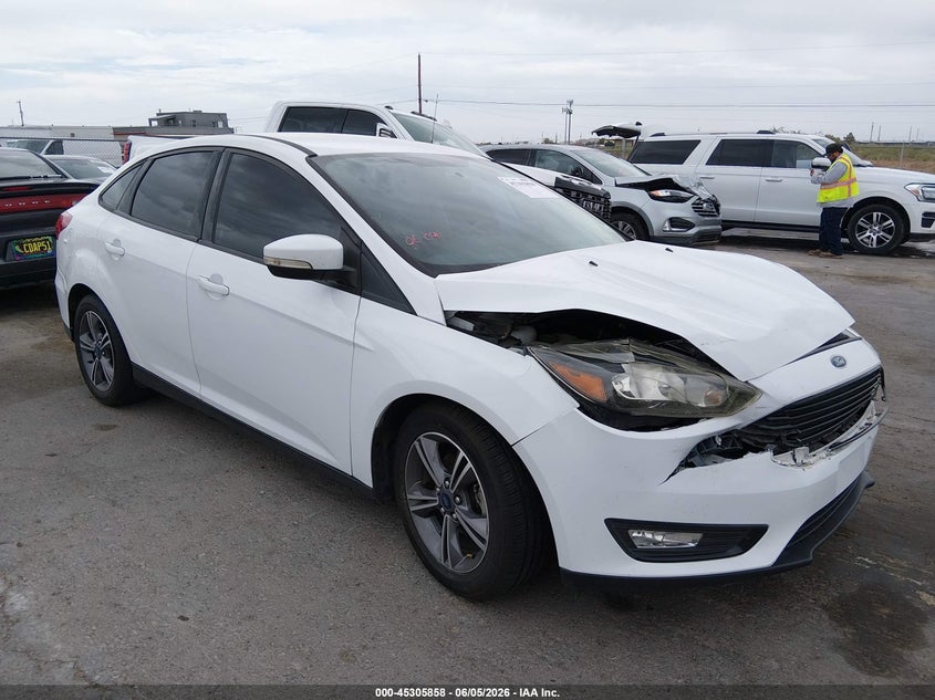 Vin: 1fadp3fexjl312544, lot: 45803721, ford focus se 2018 img_1