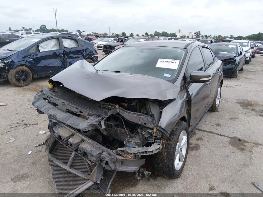 Vin: 1fadp3f26el339073, lot: 45803764, ford focus se 20142