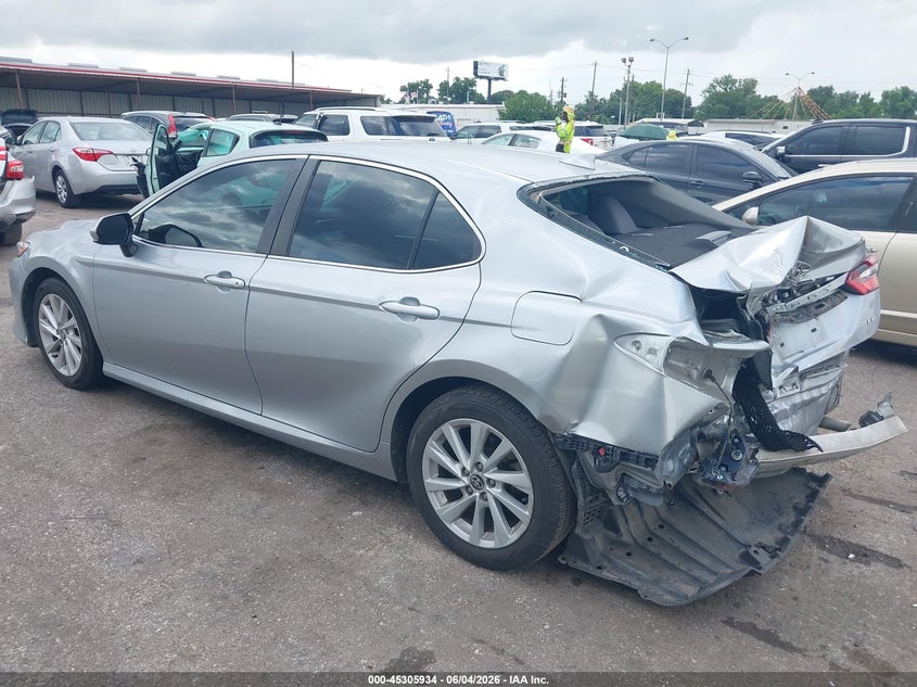 Vin: 4t1c11ak0mu564970, lot: 45803797, toyota camry le 20213