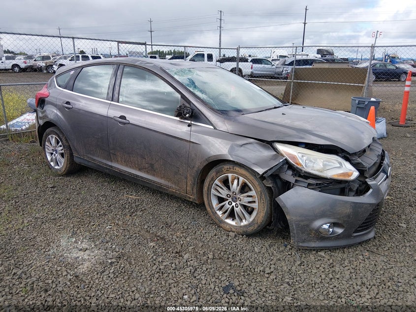 Vin: 1fahp3m28cl358600, lot: 45803838, ford focus sel 2012 img_1