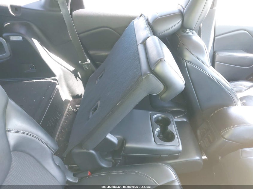 2018 JEEP CHEROKEE auction photo 8