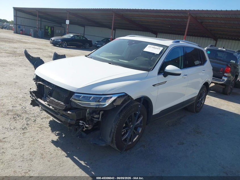 2024 VOLKSWAGEN TIGUAN auction photo 2