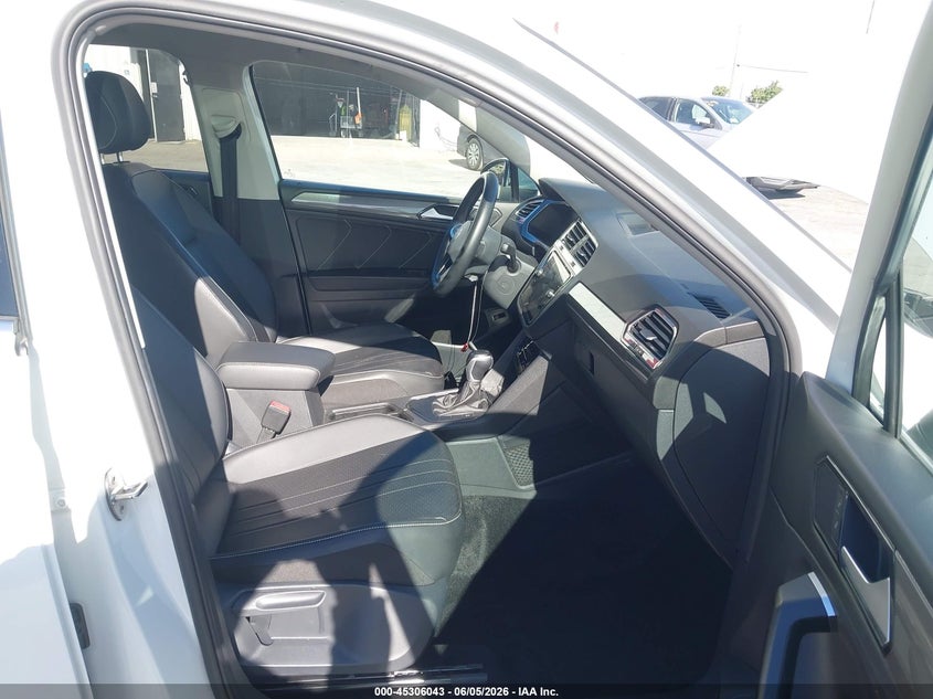 2024 VOLKSWAGEN TIGUAN auction photo 5