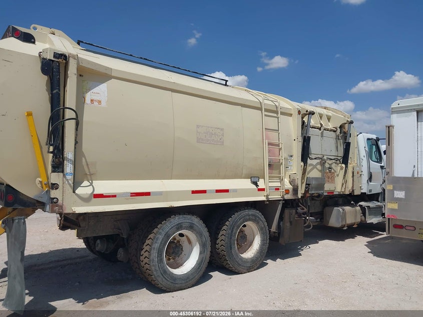 2016 OTHER FREIGHTLINER 108SD TRUCK N/A