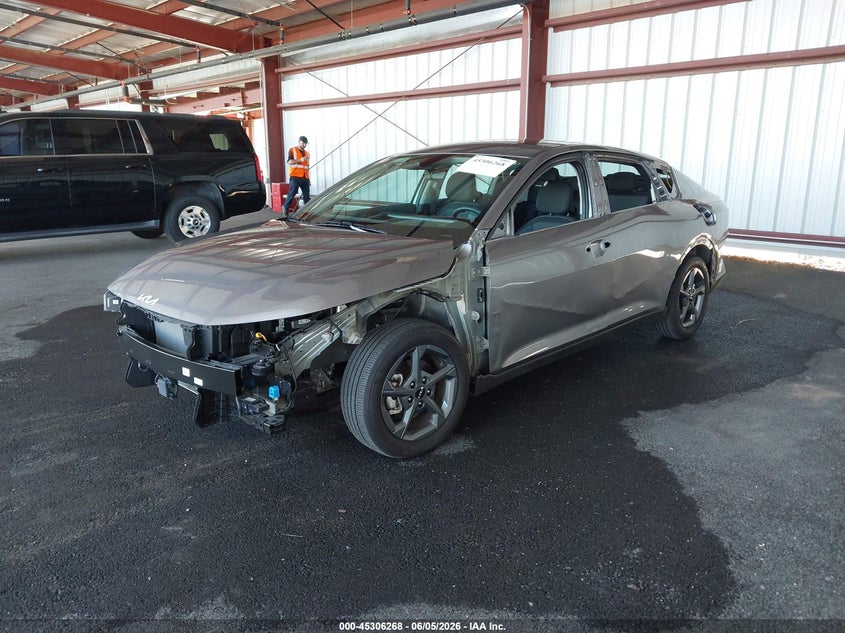2025 KIA K4 auction photo 2