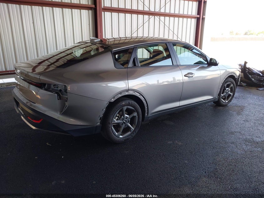 2025 KIA K4 auction photo 4