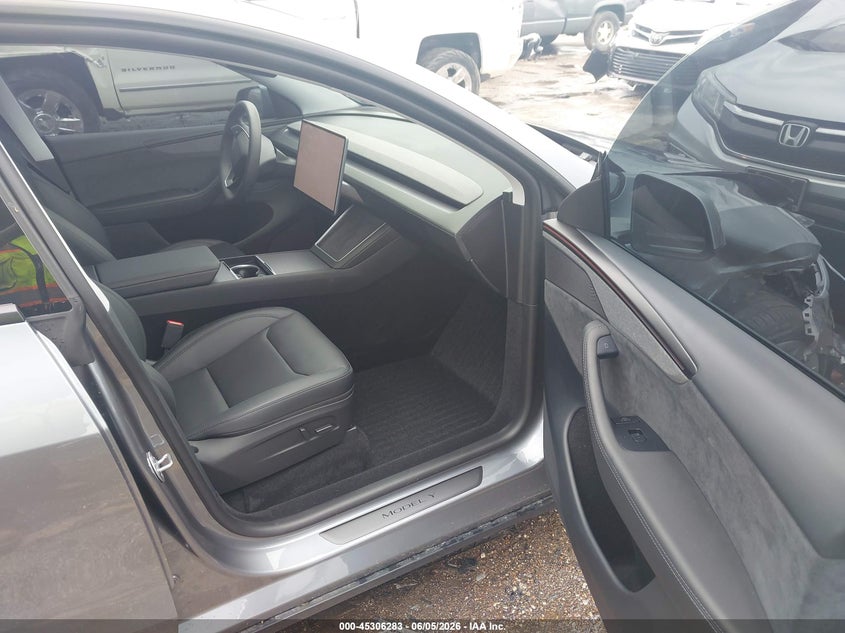 2026 TESLA MODEL Y ELECTRIC(VIN: 7SAYGDED9TA610843