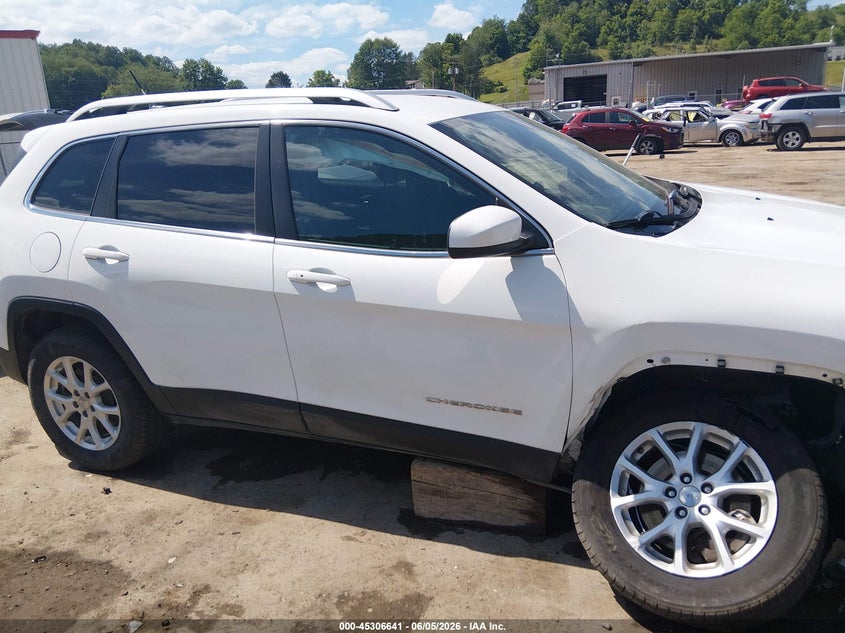 2015 Jeep Cherokee Latitude VIN: 1C4PJMCBXFW558279 Lot: 45306641