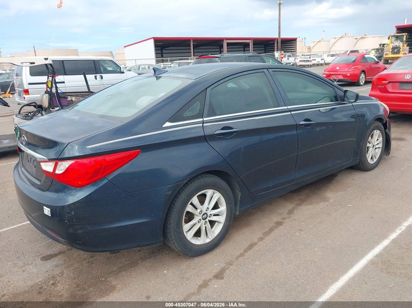 2011 HYUNDAI SONATA auction photo 4