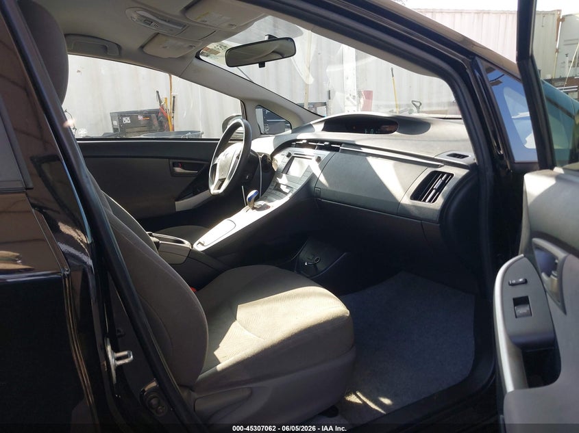 2015 TOYOTA PRIUS HATCHBACK 1.8L I-4 DOHC, VVT, 98HP