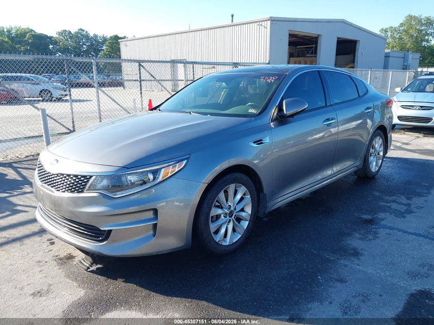 5XXGU4L37JG247919 2018 KIA OPTIMA EX photo 1
