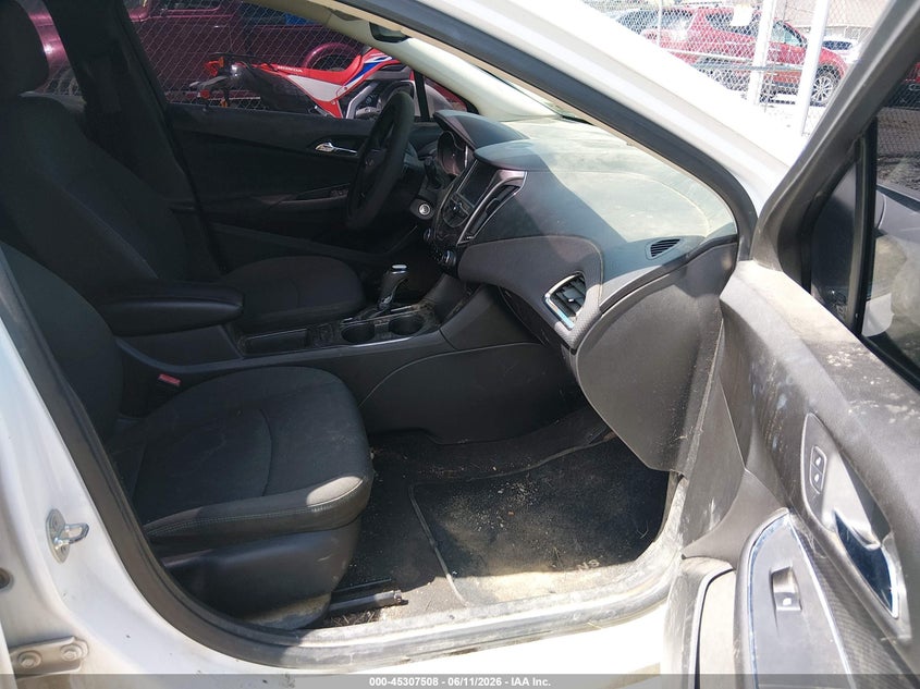 CHEVROLET CRUZE 2018 VIN 1G1BE5SM0J7113035