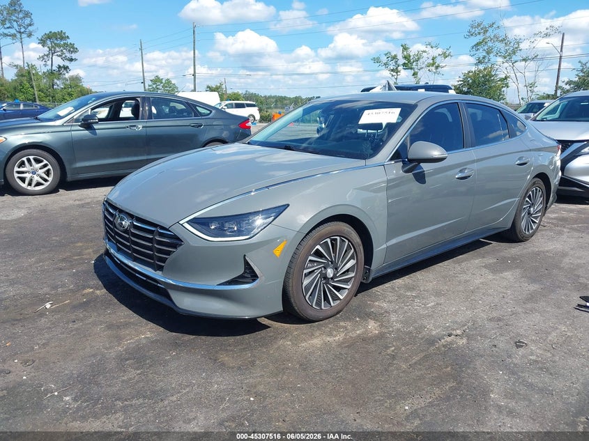 2023 HYUNDAI SONATA HYBRID auction photo 2