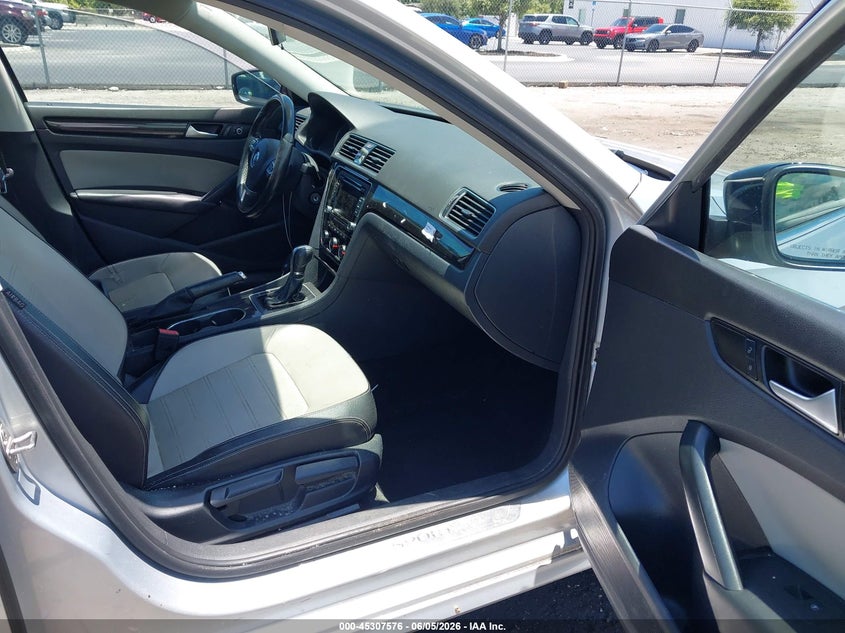 2015 Volkswagen Passat 1.8 1.8T Sport silver Lot 111045307576 Vin 1VWBT7A30FC102971