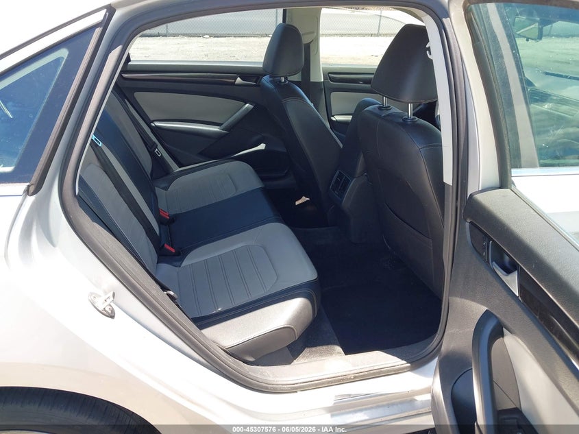 2015 Volkswagen Passat 1.8 1.8T Sport silver Lot 111045307576 Vin 1VWBT7A30FC102971