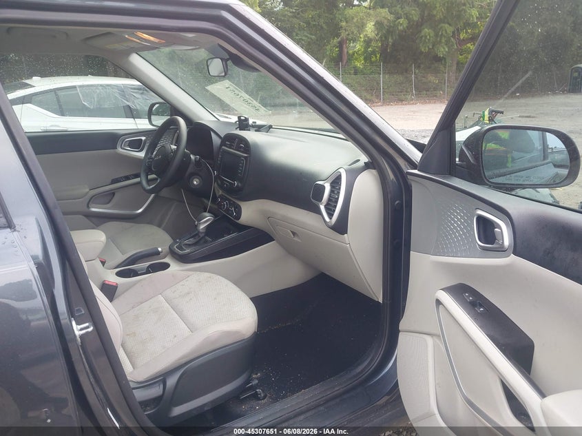 2025 KIA SOUL auction photo 5