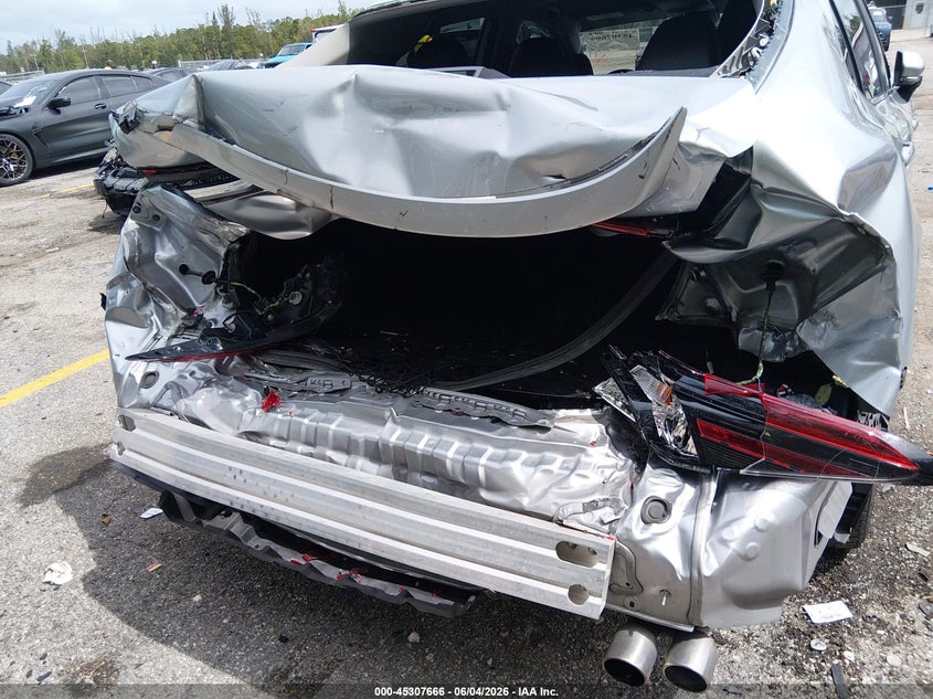 2022 TOYOTA CAMRY auction photo 6
